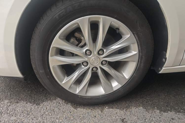 Used Buick Verano 2018 Sedan 20T Dual-Clutch Leading Model Left Front Wheel Hub