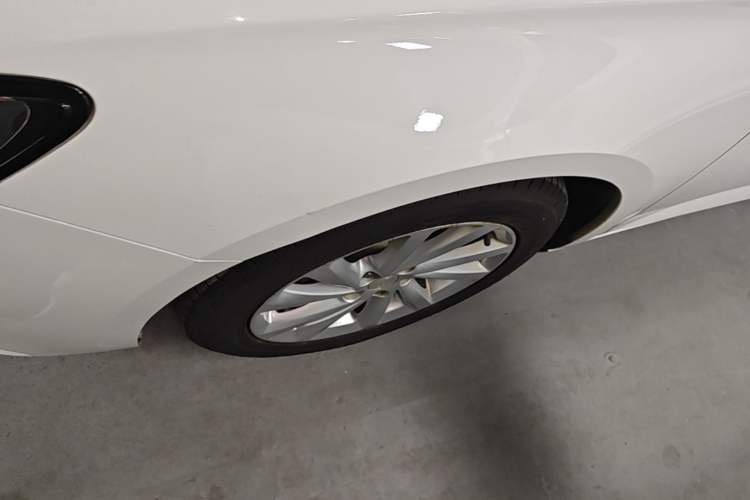 Used Buick Verano 2018 Sedan 15S Automatic Leading Model Left Front Wheel Hub