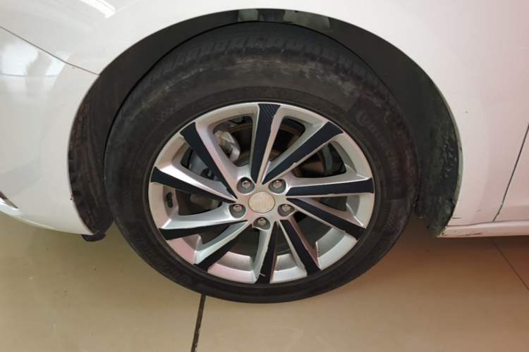 Used Buick Verano 2018 Sedan 15S Automatic Entry Model Left Front Wheel Hub