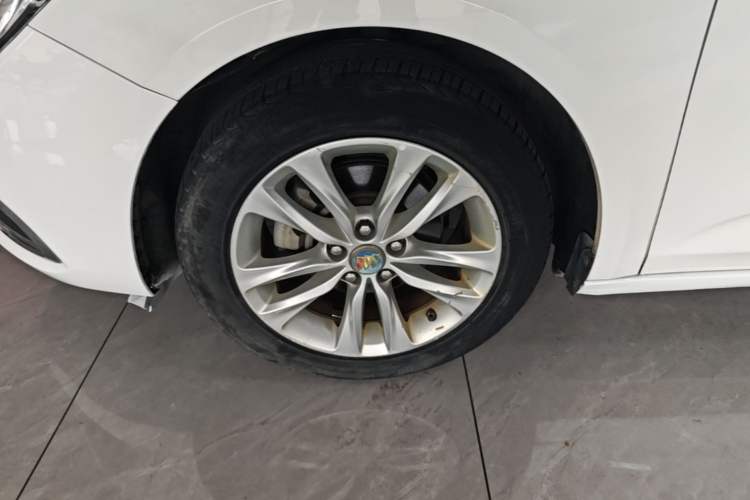 Used Buick Verano 2018 Sedan 20T Dual-Clutch Leading Model Left Front Wheel Hub
