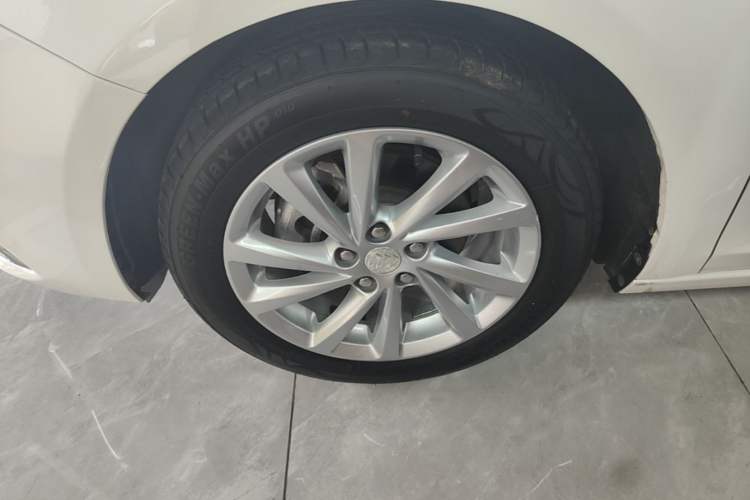 Used Buick Verano 2018 Sedan 15S Automatic Leading Model Left Front Wheel Hub