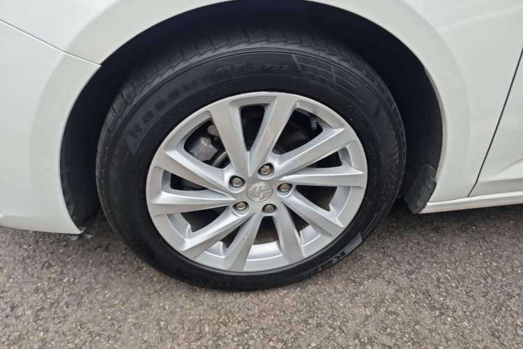 Used Buick Verano 2018 Sedan 15S Automatic Entry Model Left Front Wheel Hub