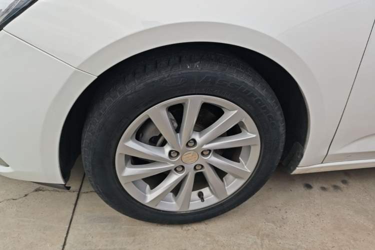 Used Buick Verano 2018 Sedan 15S Automatic Leading Model Left Front Wheel Hub
