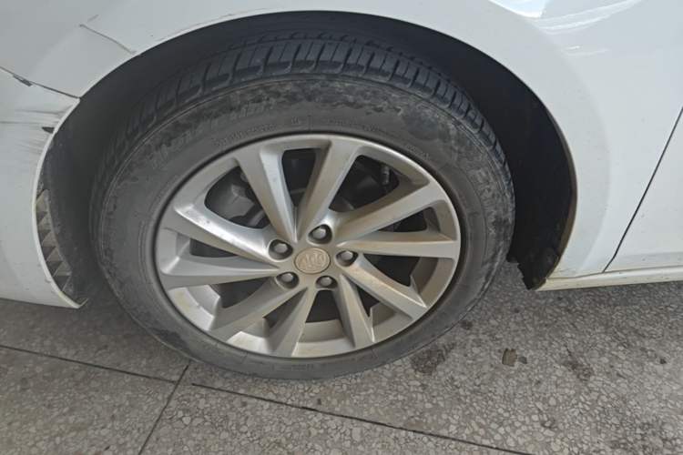 Used Buick Verano 2018 Sedan 15S Automatic Leading Model Left Front Wheel Hub