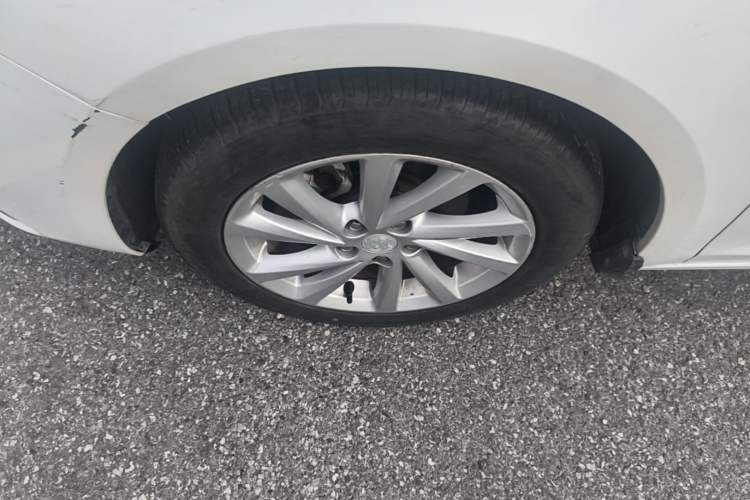 Used Buick Verano 2018 Sedan 15S Automatic Entry Model Left Front Wheel Hub