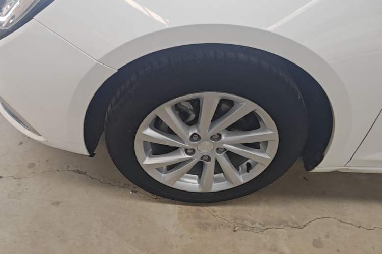 Used Buick Verano 2018 Sedan 15S Automatic Entry Model Left Front Wheel Hub