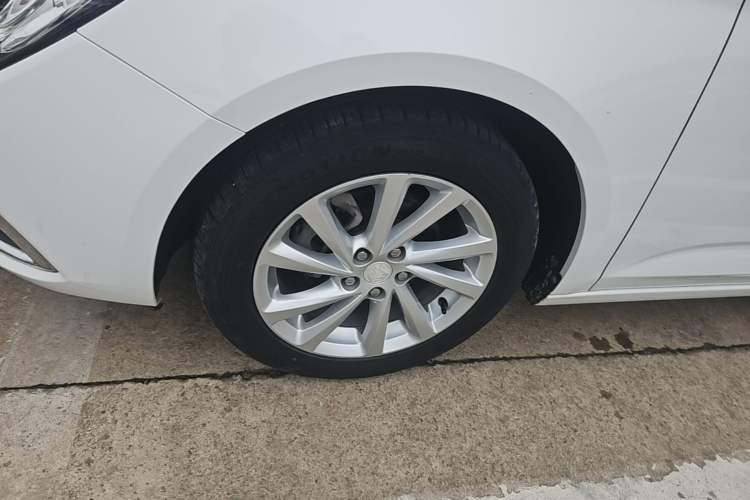 Used Buick Verano 2018 Sedan 15S Automatic Entry Model Left Front Wheel Hub