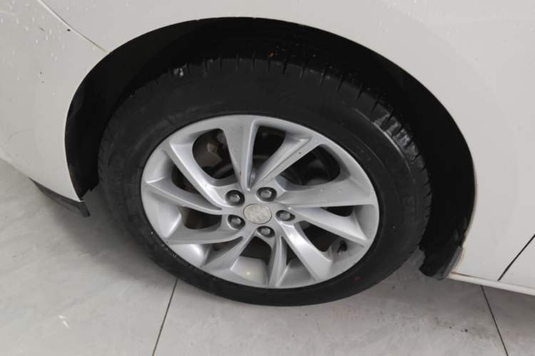 Used Buick Verano 2018 Hatchback 15S Automatic Ambition Model Left Front Wheel Hub