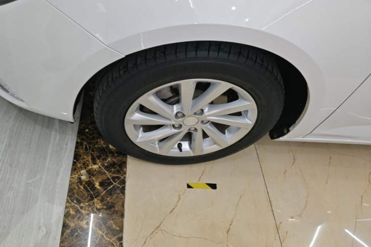 Used Buick Verano 2018 Sedan 15S Automatic Entry Model Left Front Wheel Hub