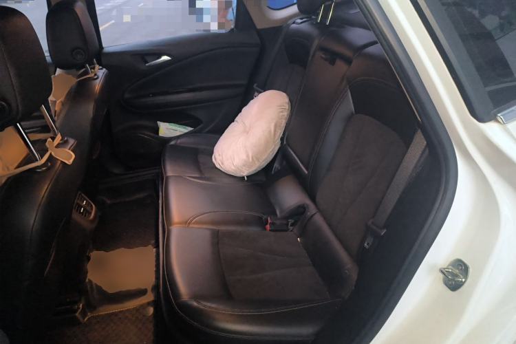 Used Buick Verano 2018 Sedan 20T Dual-Clutch Luxury Model Left Rear Seat