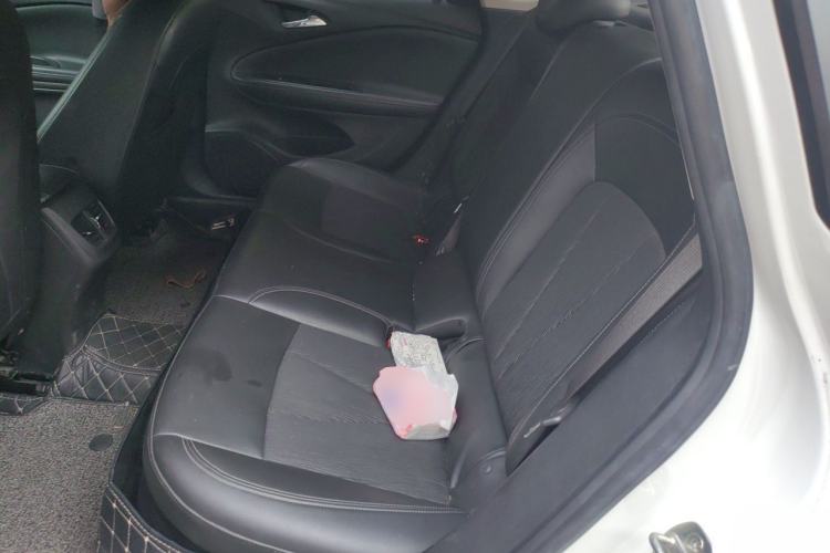 Used Buick Verano 2018 Sedan 20T Dual-Clutch Leading Model Left Rear Seat