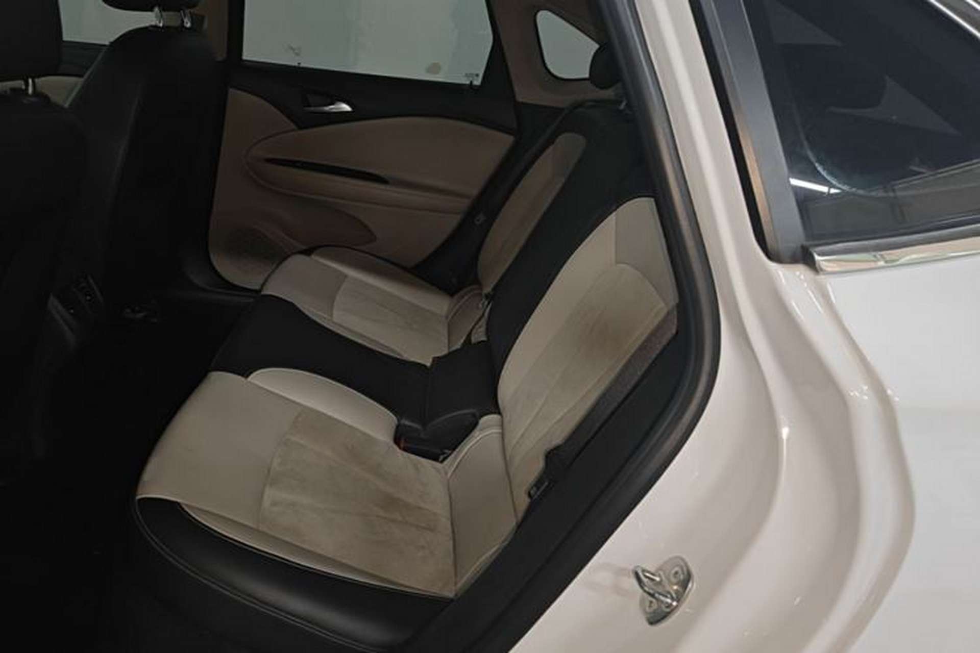 Used Buick Verano 2018 Sedan 15S Automatic Leading Model Left Rear Seat