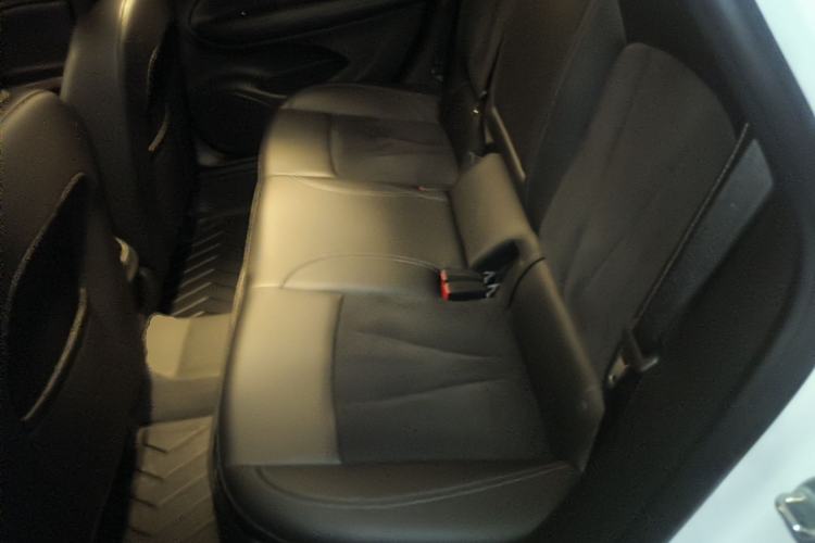 Used Buick Verano 2018 Sedan 20T Dual-Clutch Luxury Model Left Rear Seat