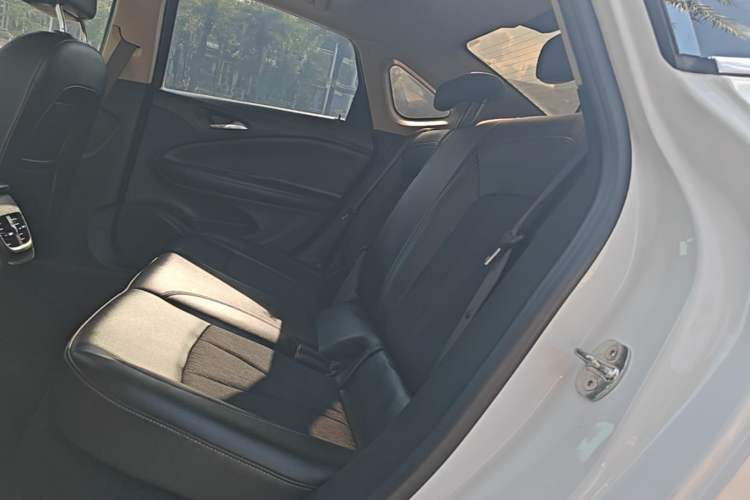 Used Buick Verano 2018 Sedan 15S Automatic Leading Model Left Rear Seat