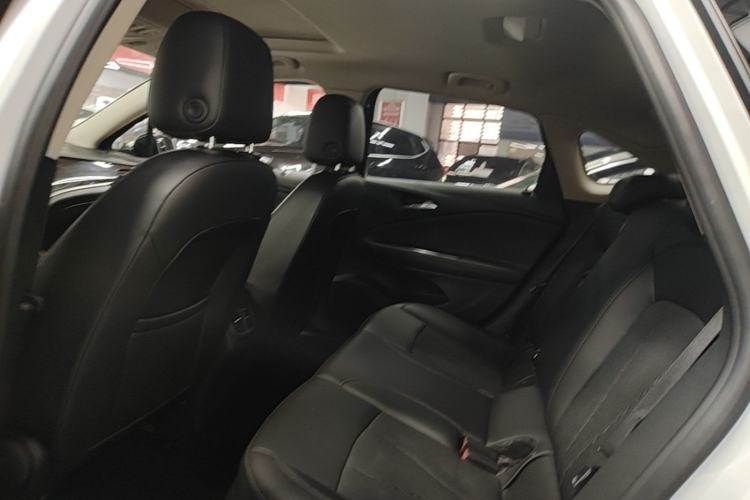 Used Buick Verano 2018 Sedan 20T Dual-Clutch Leading Model Left Rear Seat