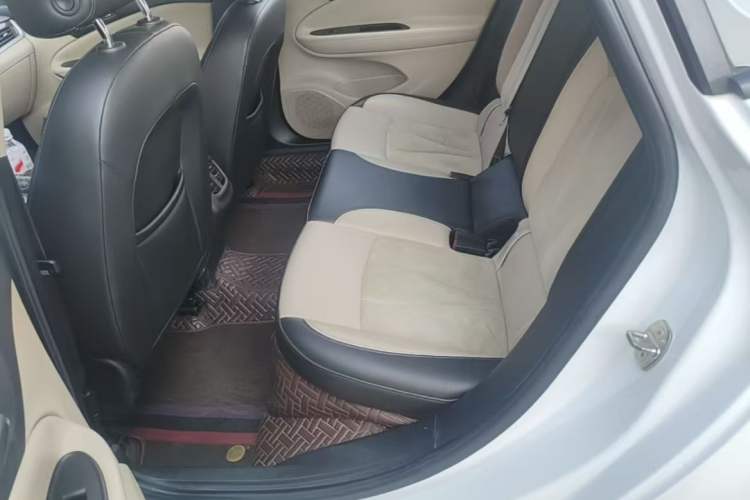 Used Buick Verano 2018 Sedan 15S Automatic Leading Model Left Rear Seat