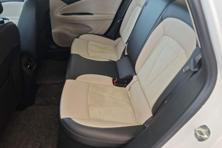 Used Buick Verano 2018 Sedan 15S Automatic Leading Model Left Rear Seat