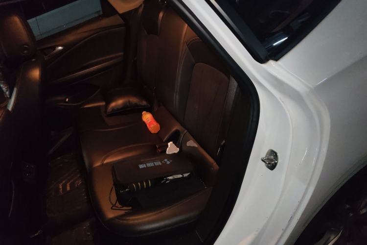 Used Buick Verano 2018 Sedan 20T Dual-Clutch Leading Model Left Rear Seat