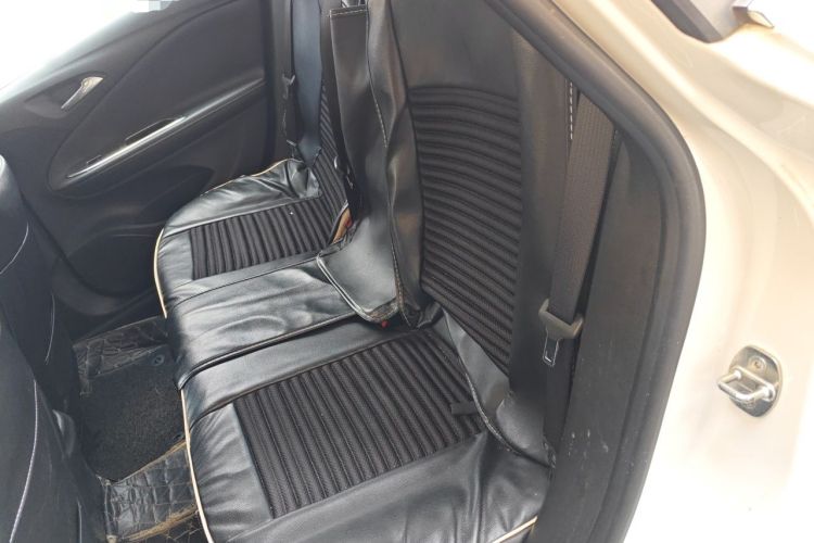 Used Buick Verano 2018 Sedan 20T Dual-Clutch Elite Model Left Rear Seat