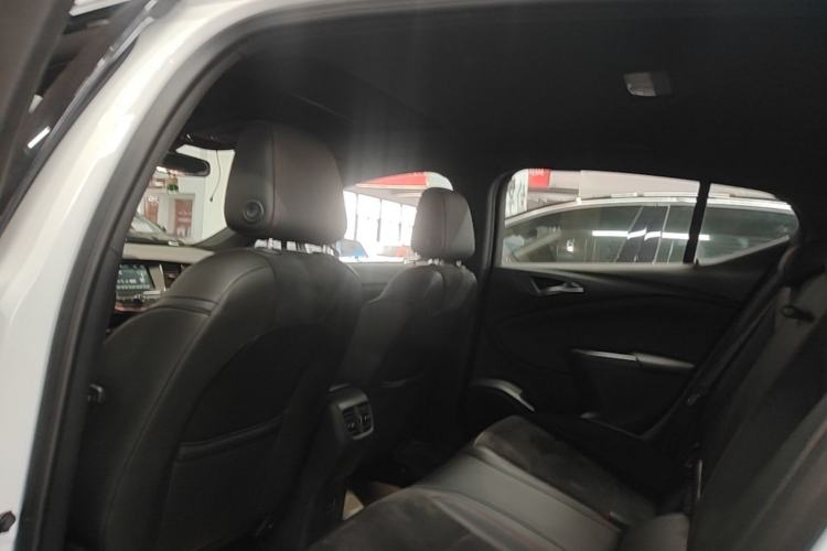 Used Buick Verano 2018 Hatchback GS 20T Dual-Clutch Leading Model Left Rear Seat