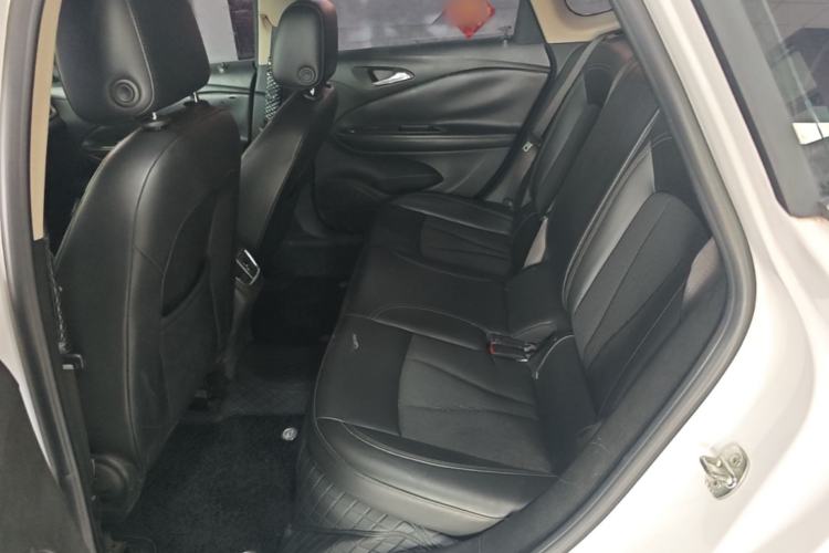 Used Buick Verano 2018 Sedan 20T Dual-Clutch Leading Model Left Rear Seat