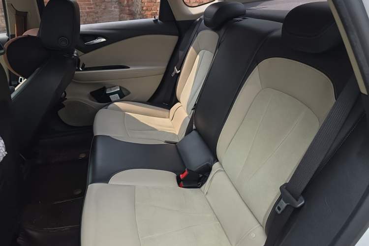 Used Buick Verano 2018 Sedan 15S Automatic Leading Model Left Rear Seat