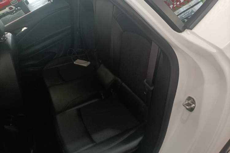 Used Buick Verano 2018 Sedan 15S Automatic Leading Model Left Rear Seat