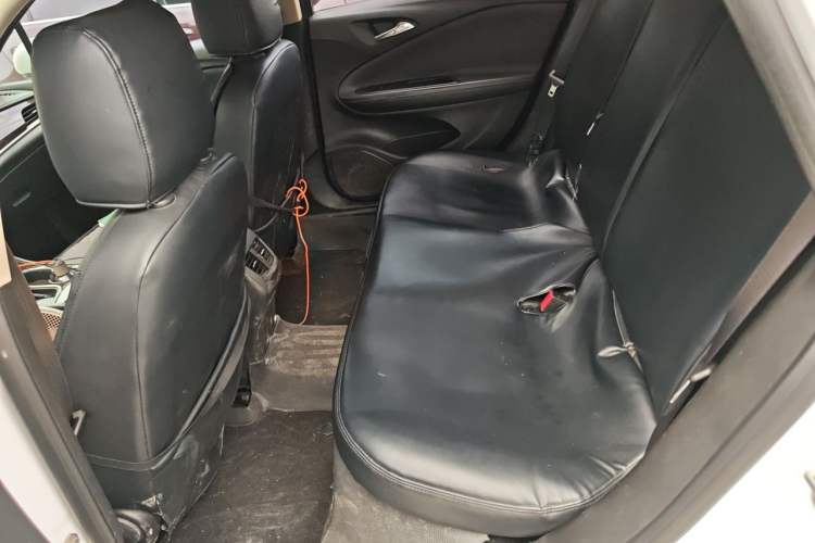 Used Buick Verano 2018 Sedan 20T Dual-Clutch Leading Model Left Rear Seat