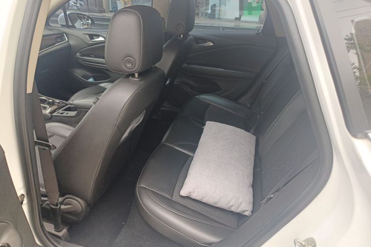 Used Buick Verano 2018 Sedan 20T Dual-Clutch Leading Model Left Rear Seat