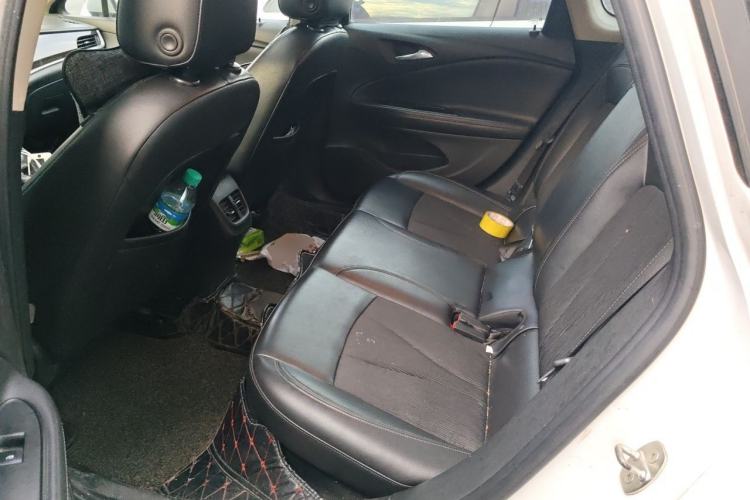 Used Buick Verano 2018 Sedan 20T Dual-Clutch Leading Model Left Rear Seat