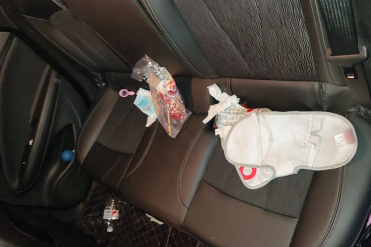 Used Buick Verano 2018 Sedan 20T Dual-Clutch Leading Model Left Rear Seat