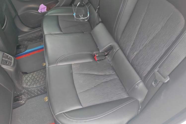 Used Buick Verano 2018 Sedan 20T Dual-Clutch Leading Model Left Rear Seat