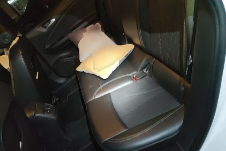 Used Buick Verano 2018 Sedan 20T Dual-Clutch Leading Model Left Rear Seat