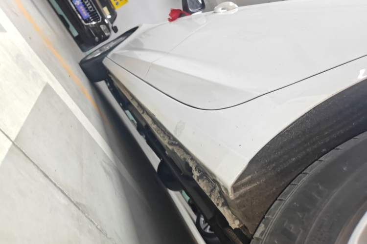 Used Buick Verano 2018 Sedan 15S Automatic Leading Model Left Side Sill