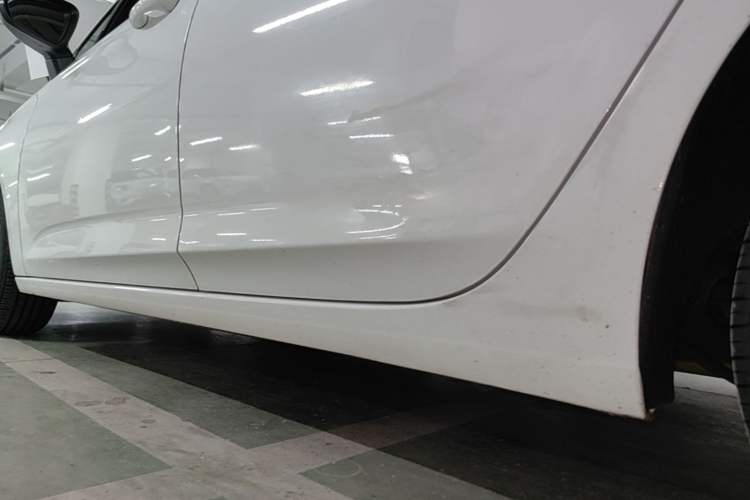 Used Buick Verano 2018 Sedan 15S Automatic Leading Model Left Side Sill