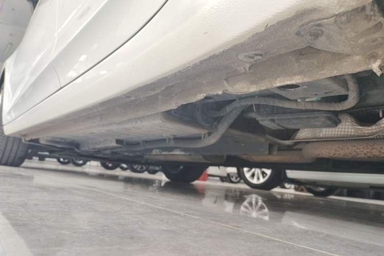 Used Buick Verano 2018 Sedan 20T Dual-Clutch Luxury Model Left Side Sill
