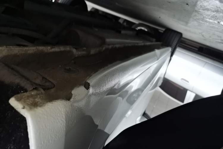 Used Buick Verano 2018 Sedan 15S Automatic Leading Model Left Side Sill