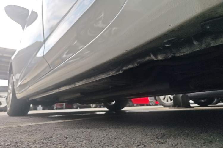 Used Buick Verano 2018 Sedan 20T Dual-Clutch Leading Model Left Side Sill
