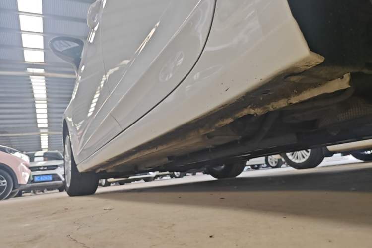 Used Buick Verano 2018 Sedan 15S Automatic Entry Model Left Side Sill