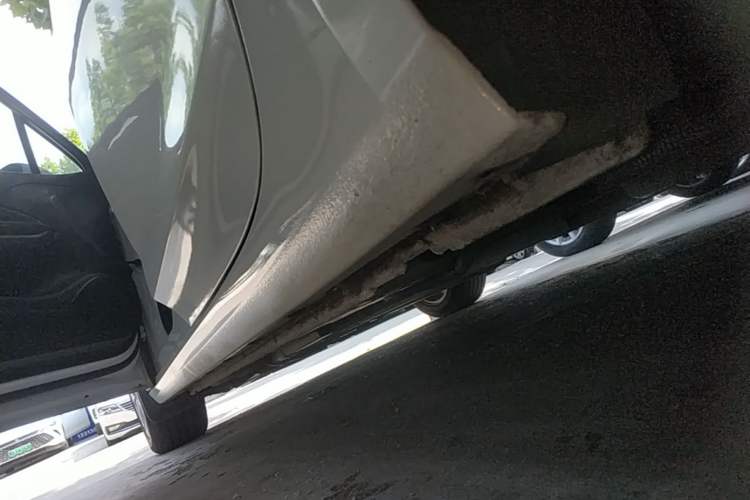Used Buick Verano 2018 Sedan 20T Dual-Clutch Leading Model Left Side Sill