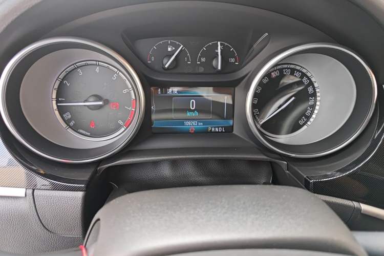 Used Buick Verano 2018 Sedan 20T Dual-Clutch Luxury Model Odometer Close Up