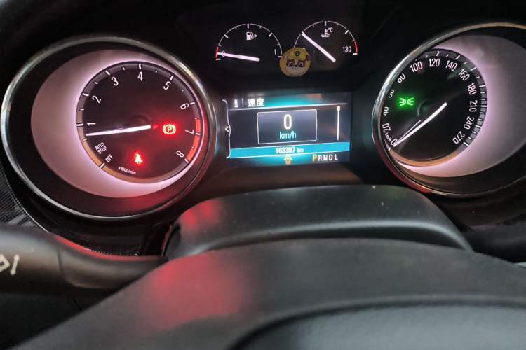 Used Buick Verano 2018 Sedan 20T Dual-Clutch Luxury Model Odometer Close Up