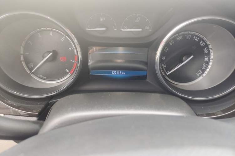 Used Buick Verano 2018 Sedan 15S Automatic Leading Model Odometer Close Up