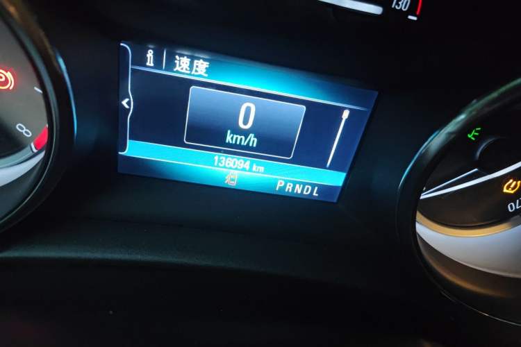 Used Buick Verano 2018 Sedan 15S Automatic Leading Model Odometer Close Up