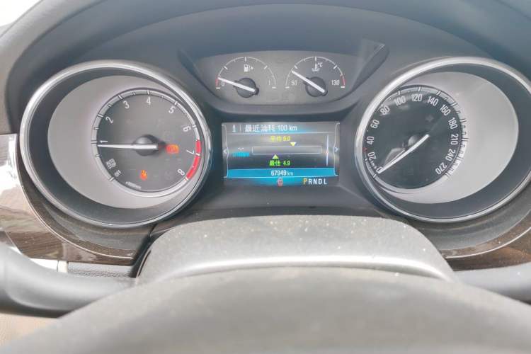 Used Buick Verano 2018 Sedan 15S Automatic Leading Model Odometer Close Up