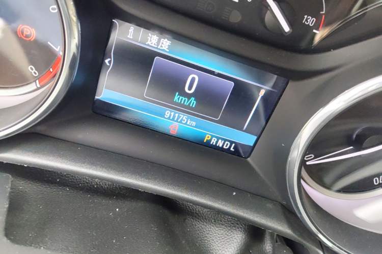 Used Buick Verano 2018 Sedan 15S Automatic Leading Model Odometer Close Up