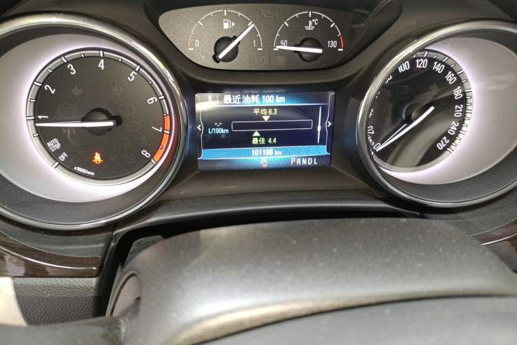 Used Buick Verano 2018 Sedan 15S Automatic Leading Model Odometer Close Up