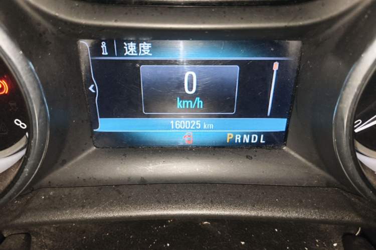 Used Buick Verano 2018 Sedan 20T Dual-Clutch Elite Model Odometer Close Up