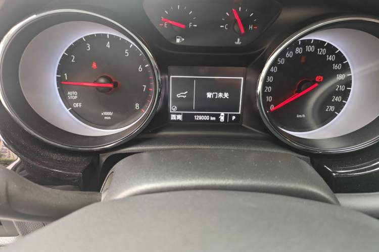 Used Buick Verano 2018 Hatchback GS 20T Dual-Clutch Leading Model Odometer Close Up