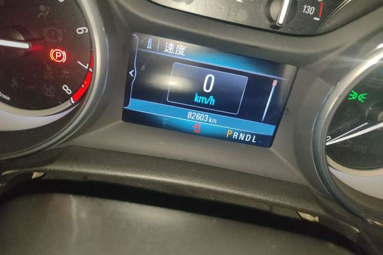 Used Buick Verano 2018 Sedan 15S Automatic Leading Model Odometer Close Up